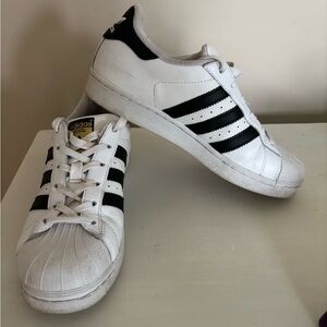 Adidas superstars